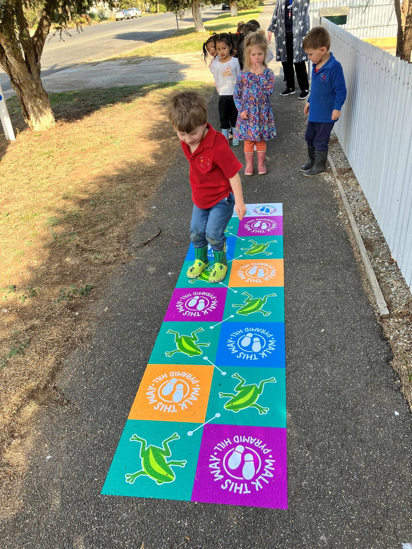 Loddon_PH Kinder Walk This Way