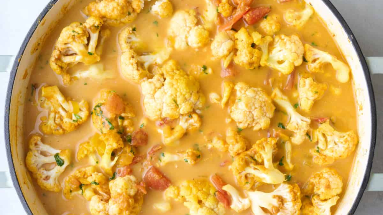 cauliflower and carrot curry