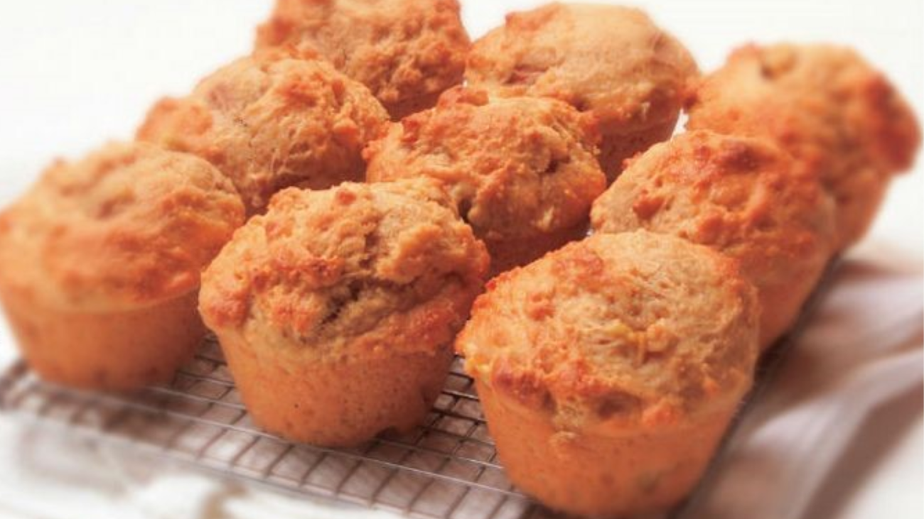 healthy pear and banana muffins